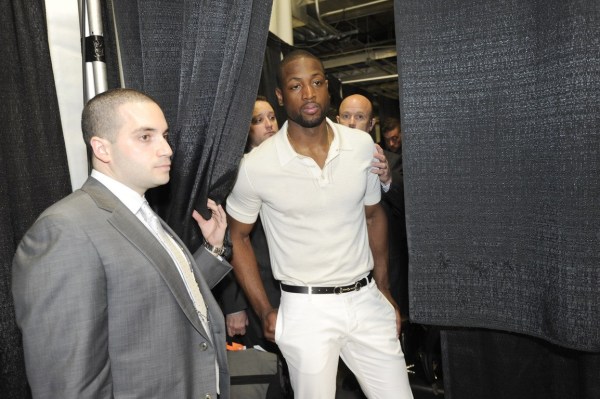 奏的人群而 奏的人群而